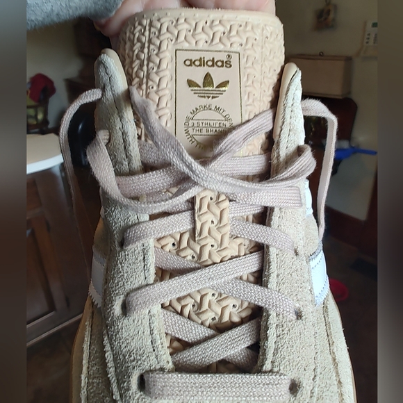 Adidas Gazelle Beige Sneakers - Picture 2 of 6